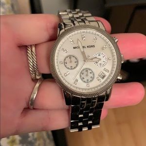 MICHAEL KORS WOMENS SILVER WATCH